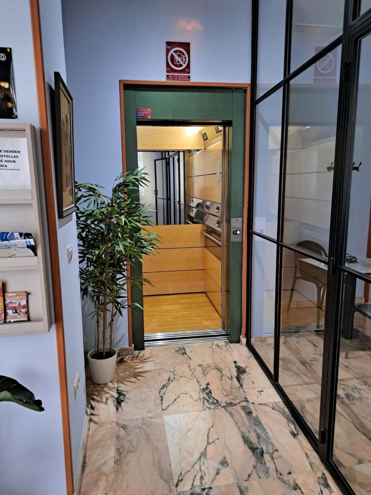 卡斯蒂利亚酒店 Caces 外观 照片